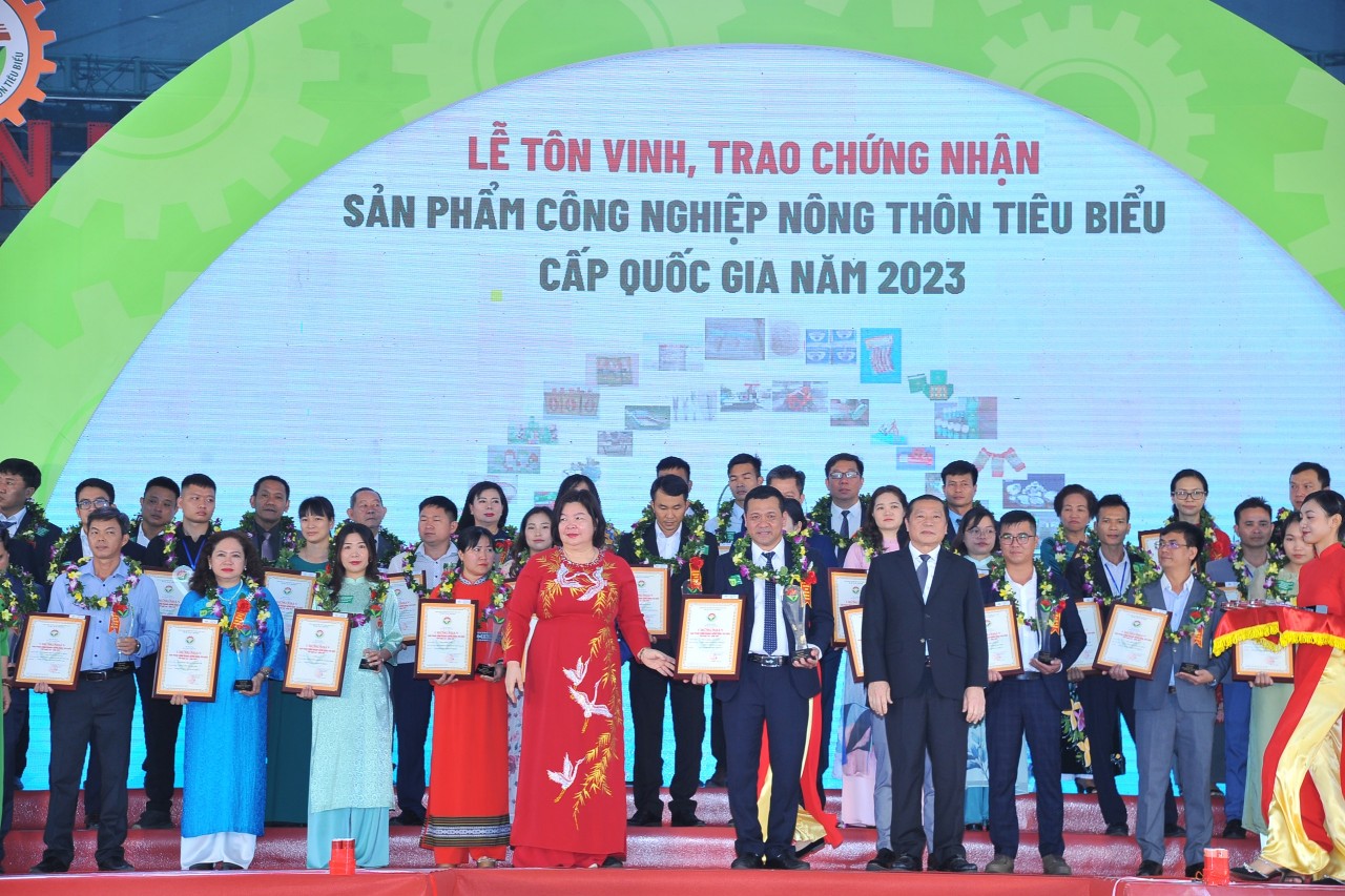 Lagomé Cofeee Đạt Sản Phẩm Nông Thôn Tiêu Biểu Cấp Quốc Gia 2023 từ Bộ Công Thương